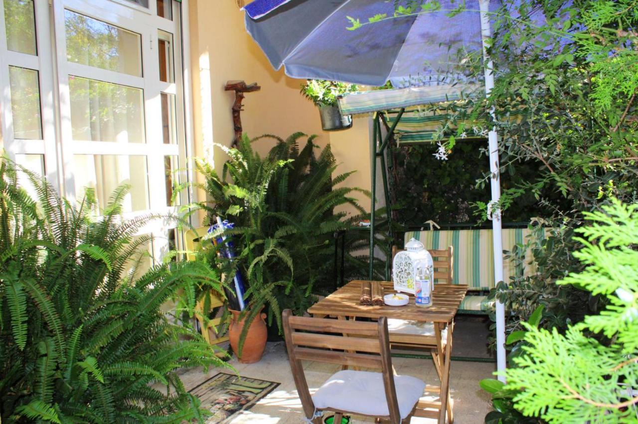 Il Giardino Di Laura Private Rooms Mondello Exterior photo